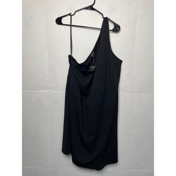 torrid Pants - NEW Torrid Crepe One Shoulder Wrap Skirt Romper Black Size 24